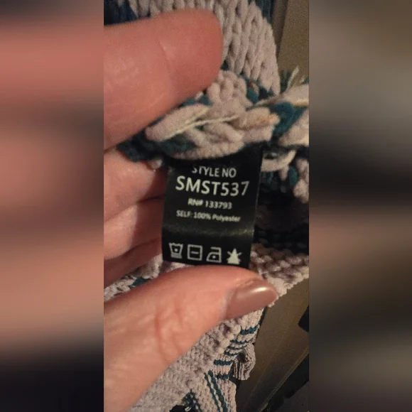 POL Sweater in Soft Gray and Deep Green - Picture 9 of 9